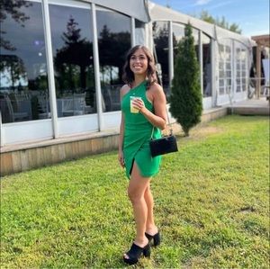 Meet your Posher, Nadine